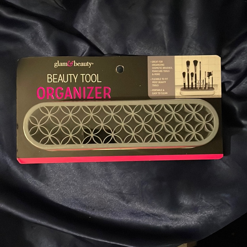Beauty tool organizer